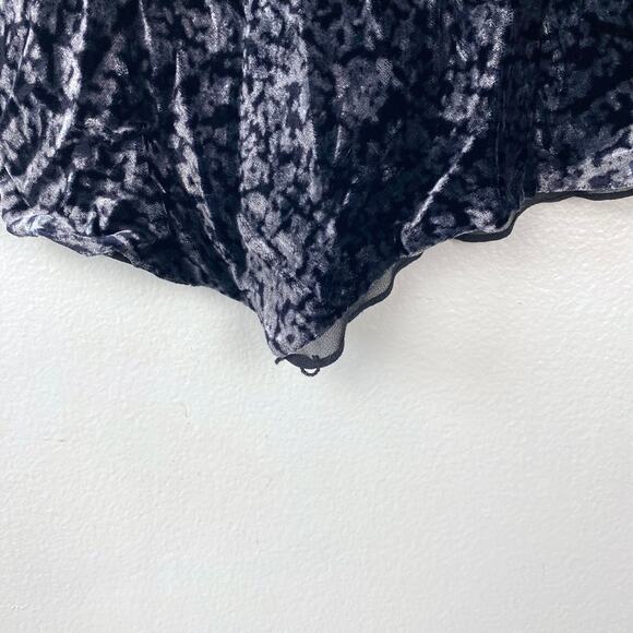 Anne Klein Velvet Whimsygoth Cami Gray Black Crushed Velvet Triangle Hem Size 12 - Picture 3 of 9